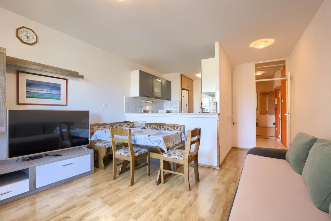 Apartment Stefan Pula Luaran gambar